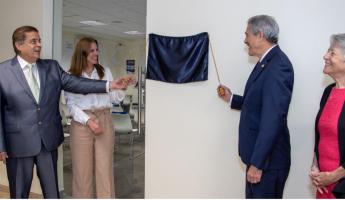 Momentos durante la revelación de la Aula Magna “Fermín Cuza” - Lima, Perú.