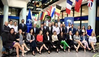 Directores Ejecutivos de Capítulos Nacionales y Regionales, equipo de trabajo de WBO e invitados especiales en el edificio de WBO en Miami.